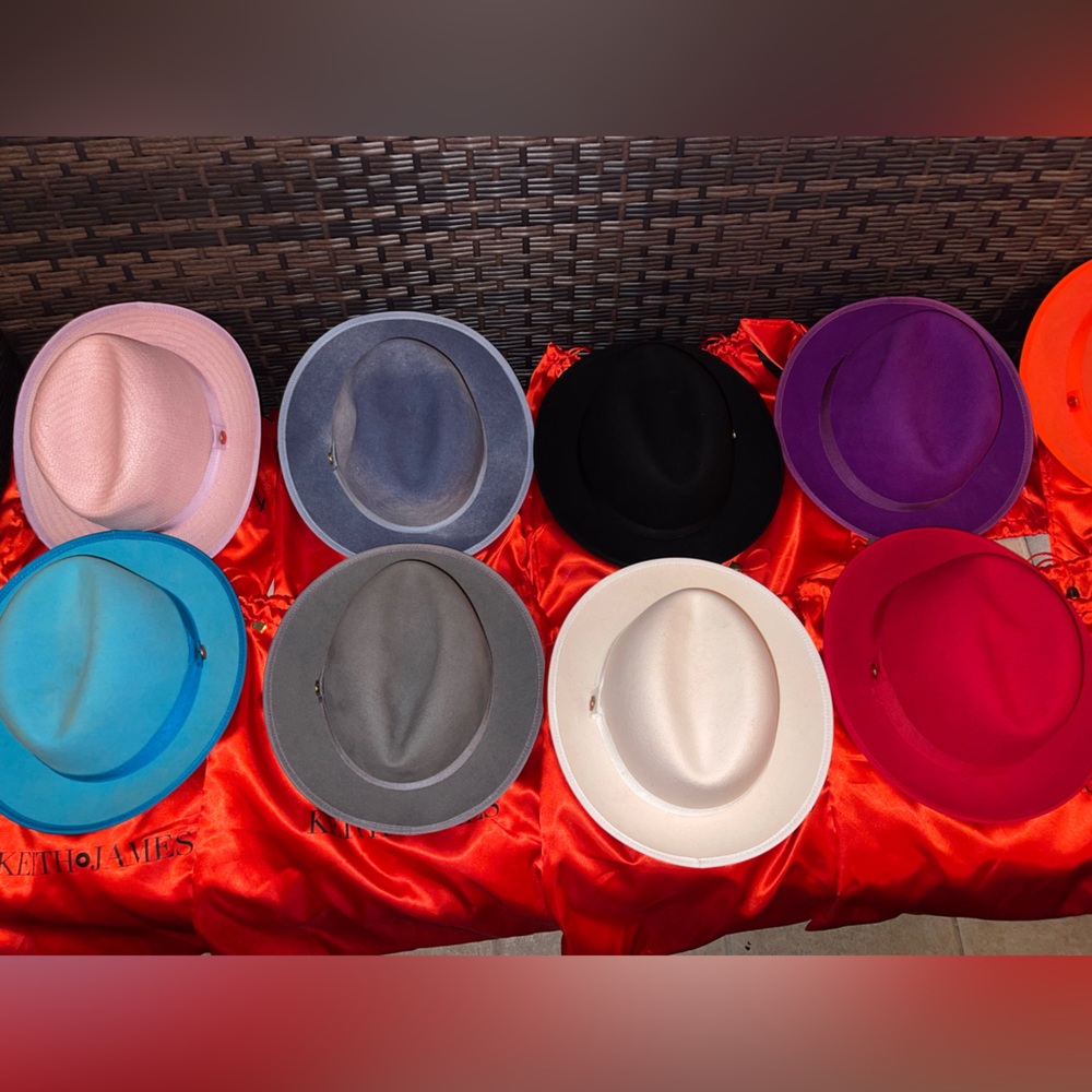 Very well kept and cleaned KEITH & JAMES hats.